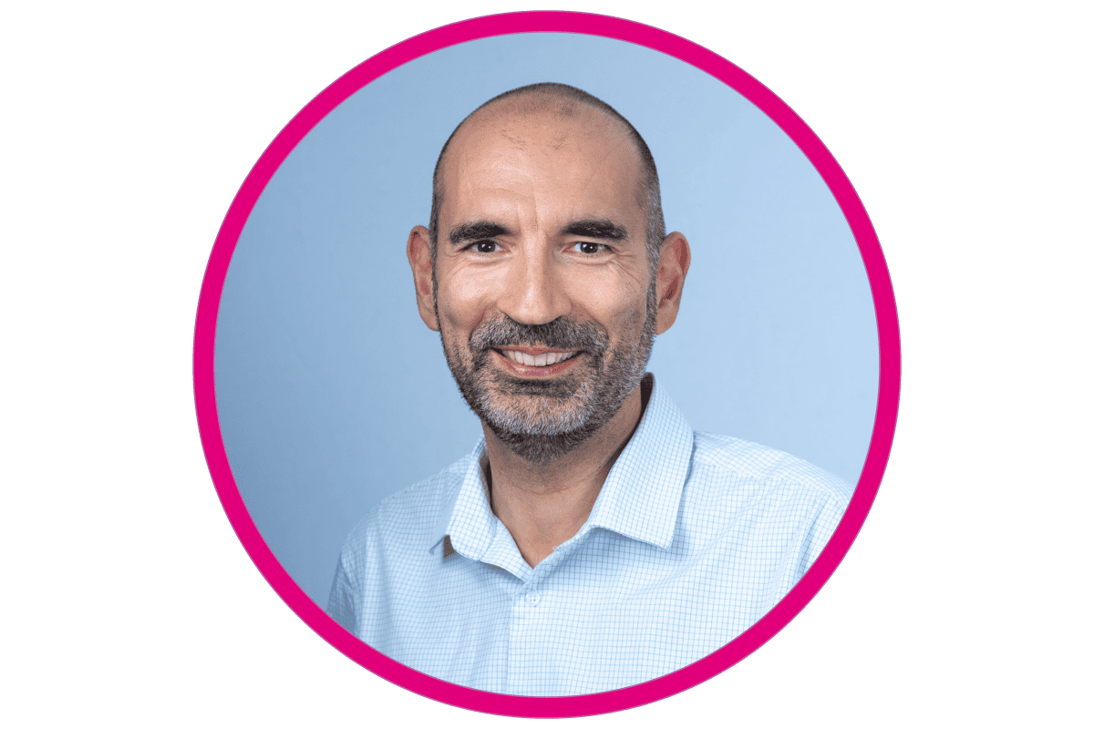 Portrait de Laurent K., secrétaire national Dialogue social, engagé dans la négociation collective et la défense des droits des salariés.