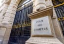 Grille entrée de la cour des comptes avec plaque avec Cour des Comptes